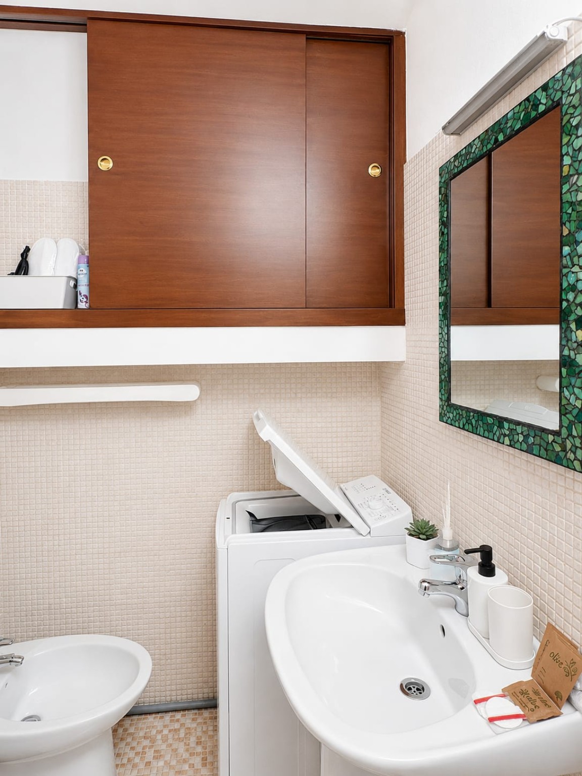 Bagno e lavabo della Casa di Lia